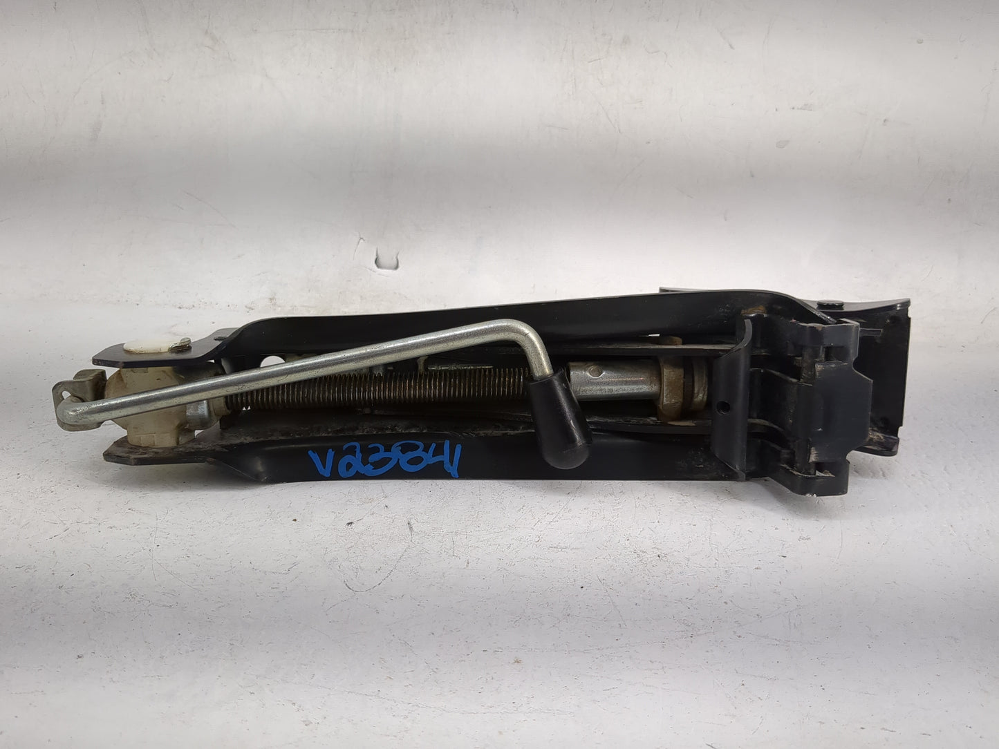 2010 Volkswagen Jetta Spare Scissor Car Jack - Oemusedautoparts1.com