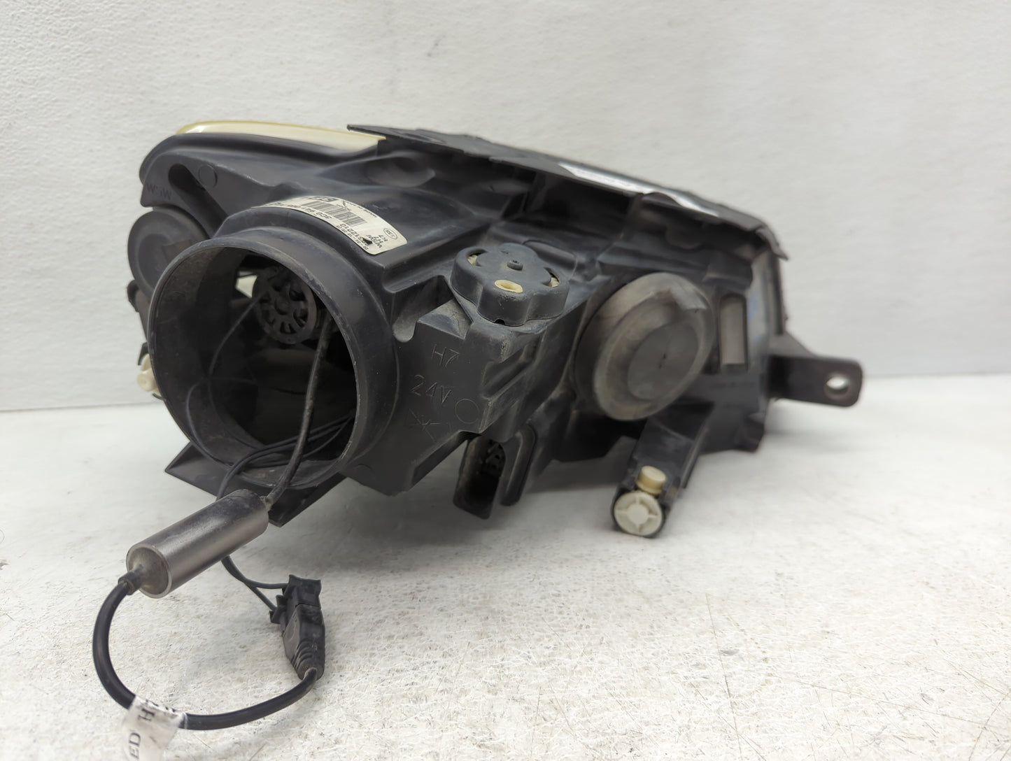 2008-2010 Volkswagen Passat Driver Left Oem Head Light Headlight Lamp - Oemusedautoparts1.com