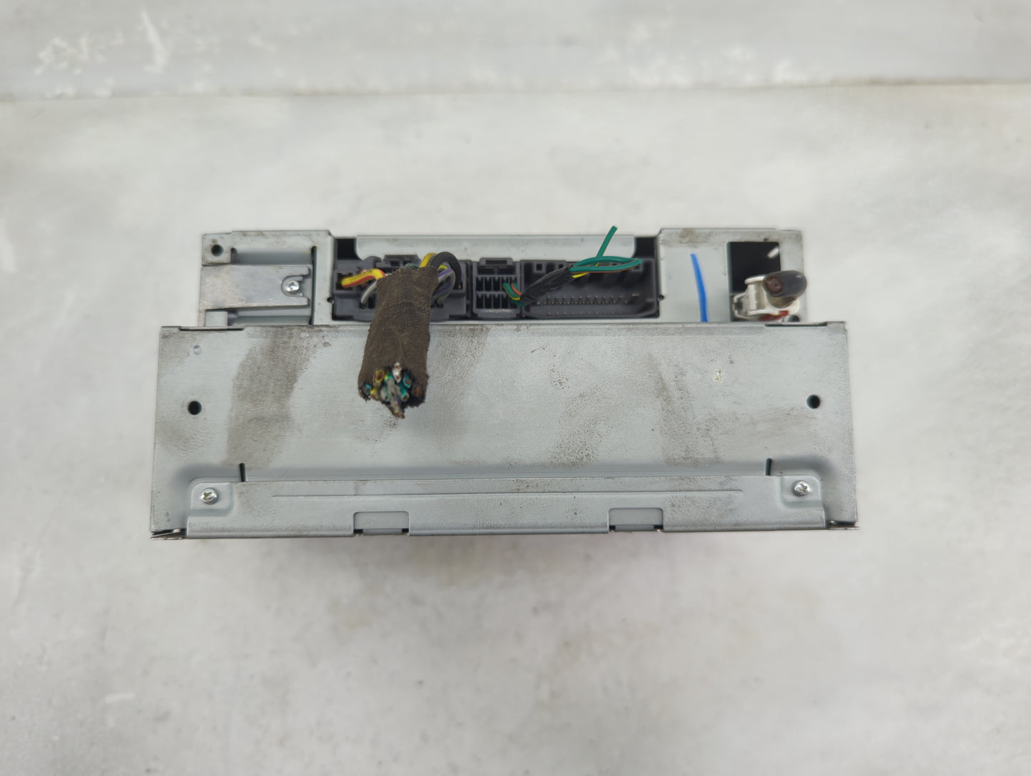 2010 Volkswagen Routan Radio AM FM Cd Player Receiver Replacement P/N:68050442AC TT1AA1250A1588 Fits OEM Used Auto Parts - O