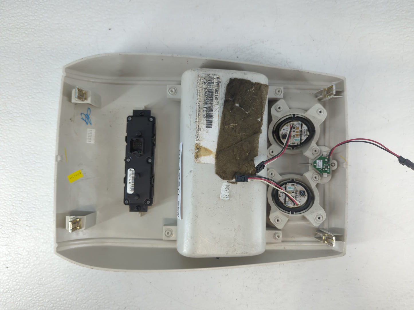 2009-2014 Volkswagen Routan Overhead Roof Console Interior Dome Light - Oemusedautoparts1.com