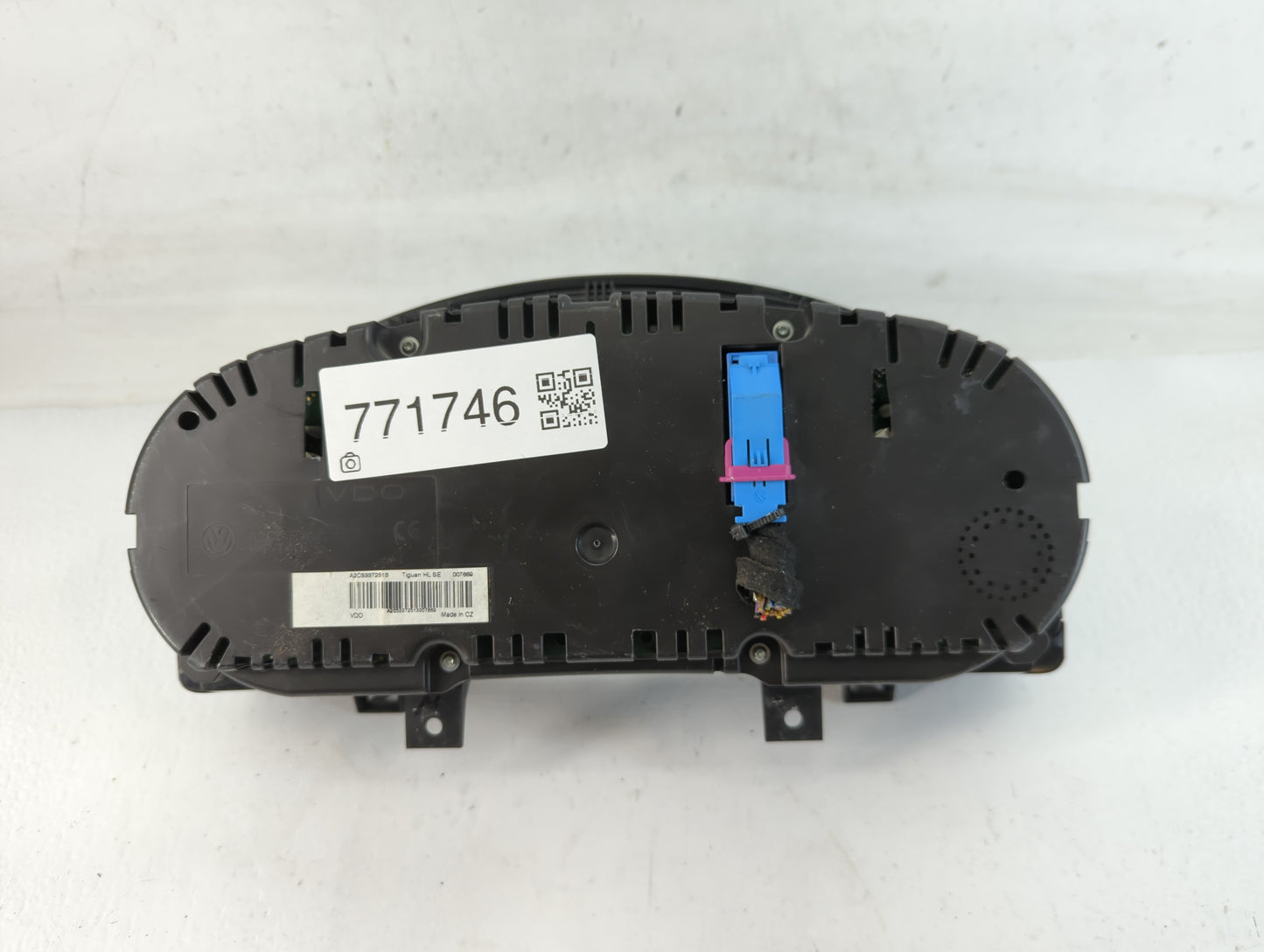 2010 Volkswagen Tiguan Instrument Cluster Speedometer Gauges P/N:5N0920 971D Fits OEM Used Auto Parts - Oemusedautoparts1.co