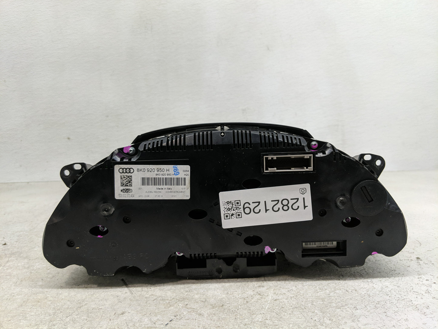 2010-2012 Audi A4 Instrument Cluster Speedometer Gauges P/N:8K0 920 950 H Fits Fits 2010 2011 2012 OEM Used Auto Parts - Oem