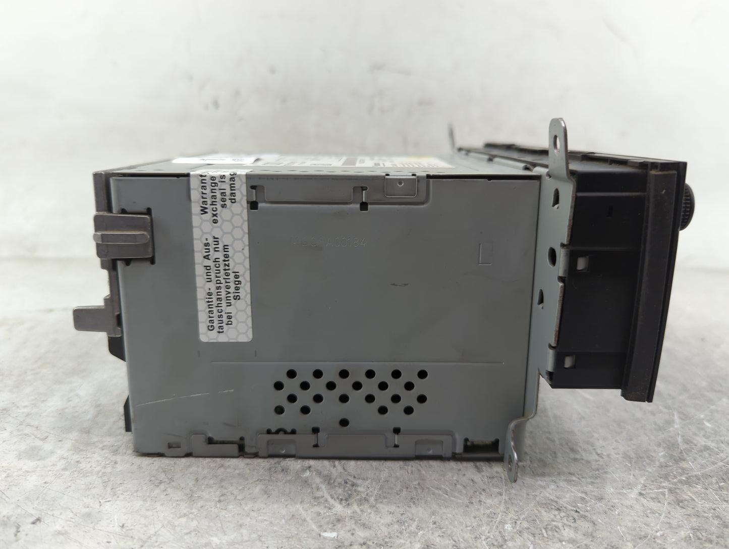 2010-2012 Audi A4 Radio AM FM Cd Player Receiver Replacement P/N:AUZ5Z6J1490272 PM6-001 Fits OEM Used Auto Parts - Oemusedau
