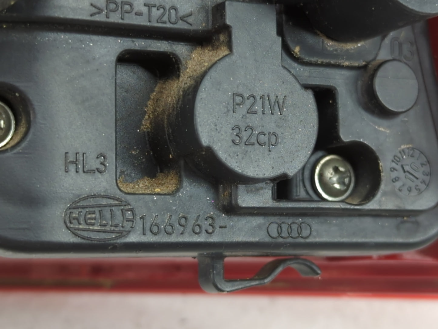 2009-2012 Audi A4 Tail Light Assembly Driver Left OEM P/N:8K5 945 095 E Fits Fits 2009 2010 2011 2012 OEM Used Auto Parts -