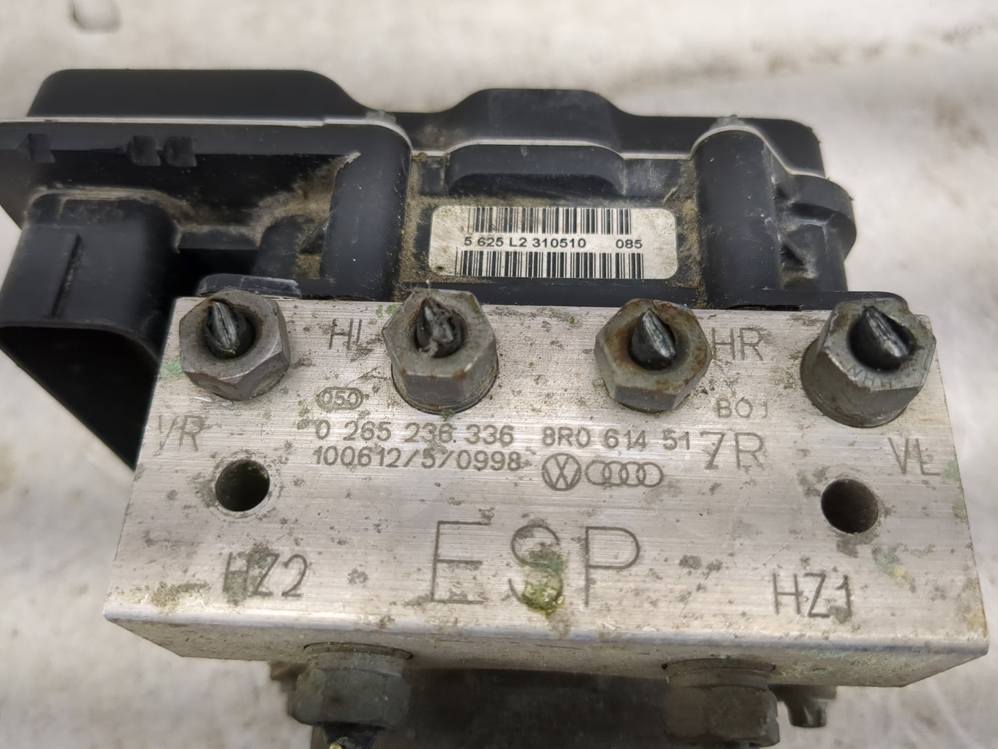 2009-2012 Audi Q5 ABS Pump Control Module Replacement P/N:0 265 236 336 Fits Fits 2009 2010 2011 2012 OEM Used Auto Parts -