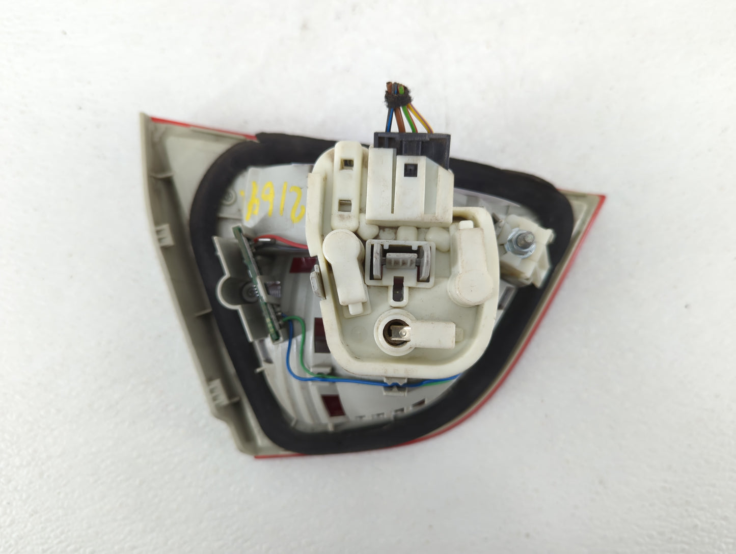 2009-2011 Bmw 323i Tail Light Assembly Passenger Right OEM P/N:218402 Fits Fits 2009 2010 2011 OEM Used Auto Parts - Oemused