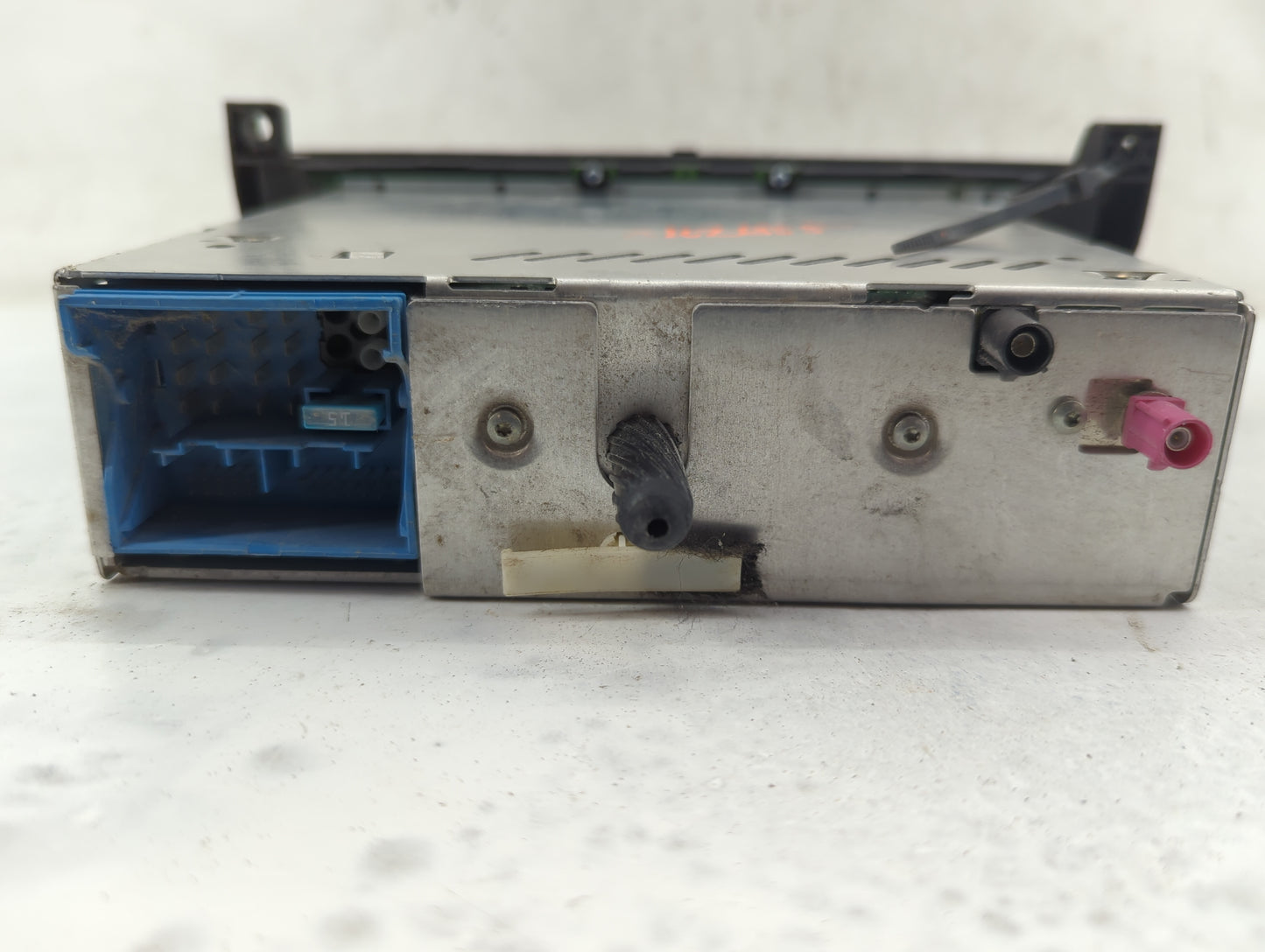 2010-2013 Bmw 328 Radio AM FM Cd Player Receiver Replacement P/N:9246504-01 VD1035A6133894 Fits OEM Used Auto Parts - Oemuse