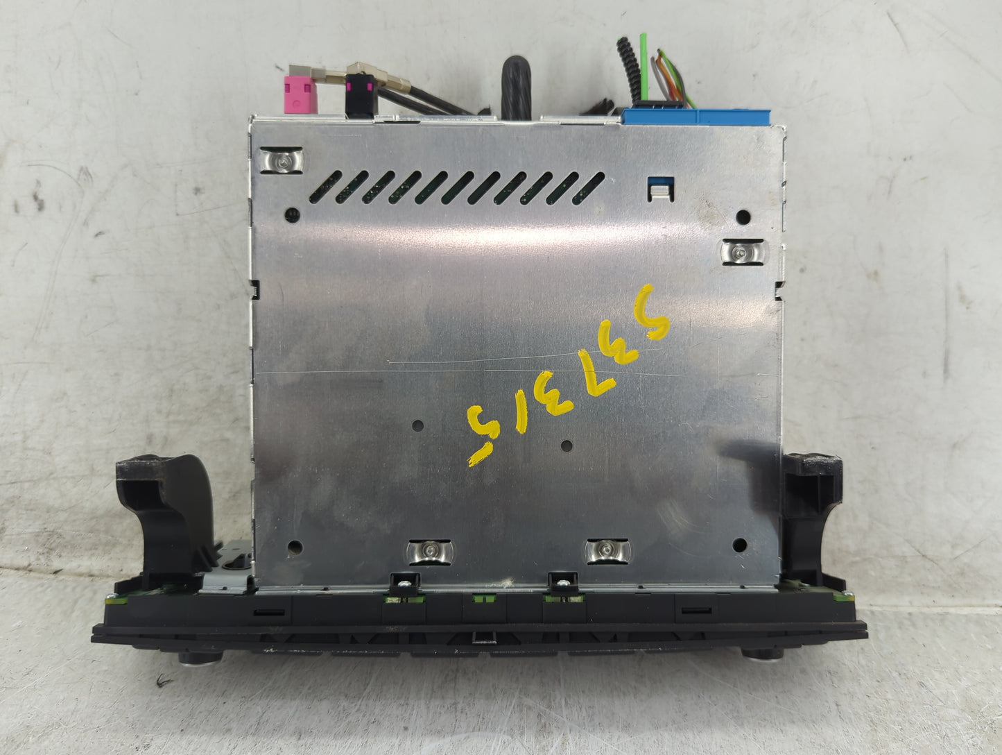2010-2013 Bmw 328i Radio AM FM Cd Player Receiver Replacement P/N:6512 9242505-01 9242505 Fits OEM Used Auto Parts - Oemused