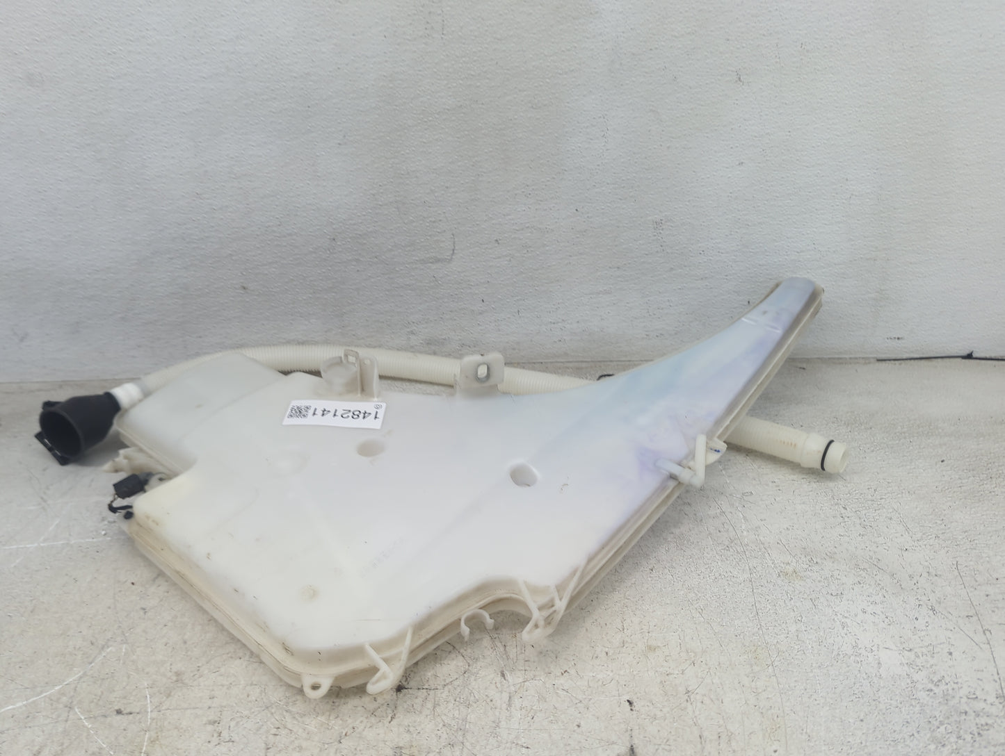 2007-2011 Bmw 328i Windshield Washer Fluid Reservoir Bottle - Oemusedautoparts1.com