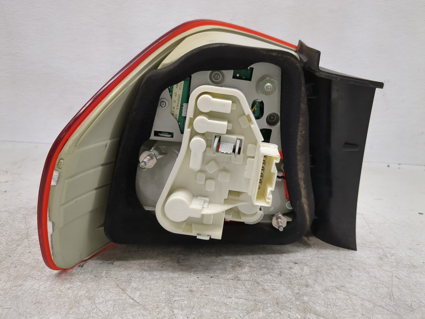 2009-2011 Bmw 335i Tail Light Assembly Passenger Right OEM Fits Fits 2009 2010 2011 OEM Used Auto Parts - Oemusedautoparts1.