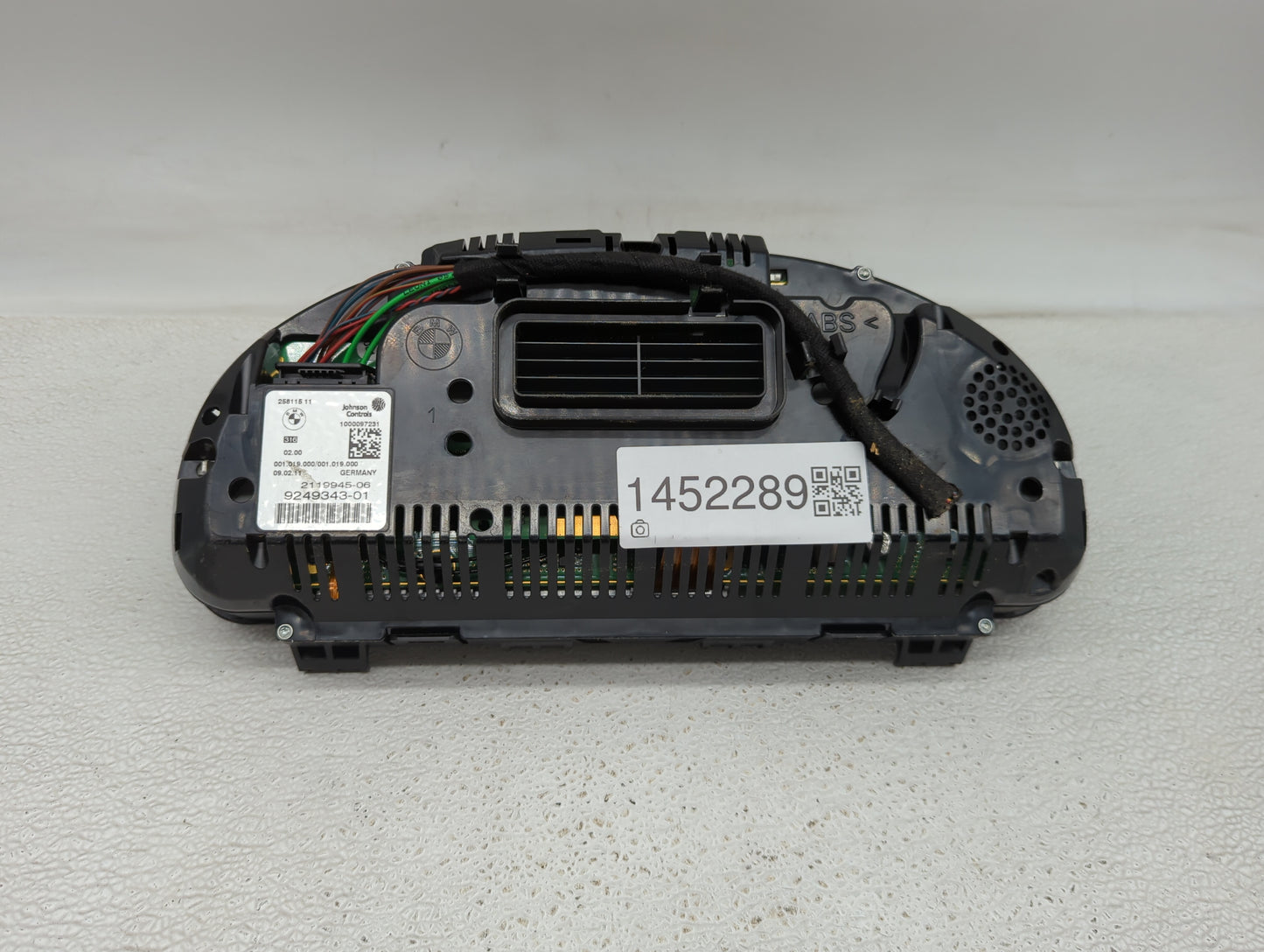 2011 Bmw 535i Instrument Cluster Speedometer Gauges P/N:9249343-01 2119945-06, 25811511, 1000097231 Fits OEM Used Auto Parts