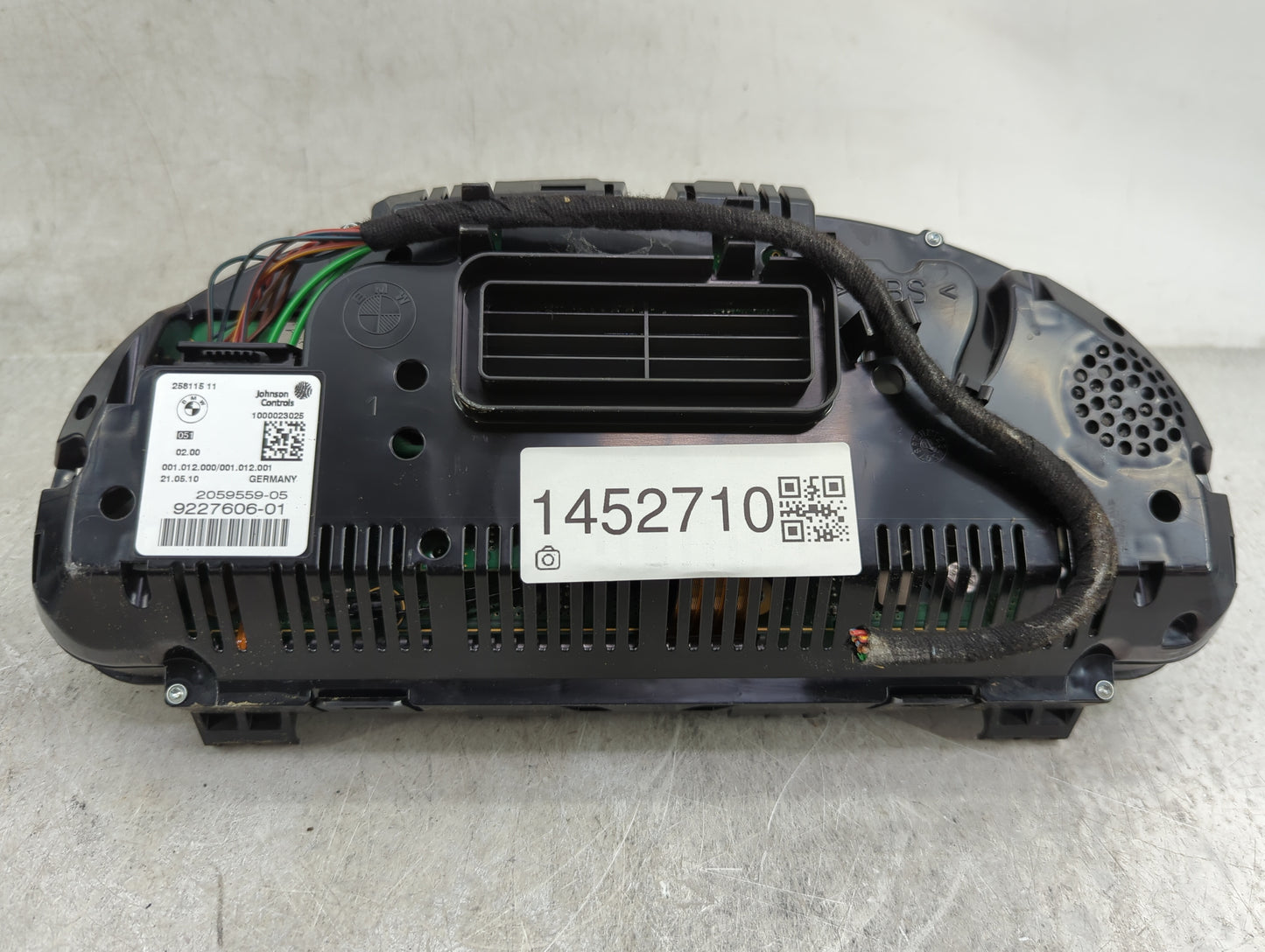 2011 Bmw 535i Instrument Cluster Speedometer Gauges P/N:9227606-01 2059559-05, 258115 11 Miles:102K Fits OEM Used Auto Parts