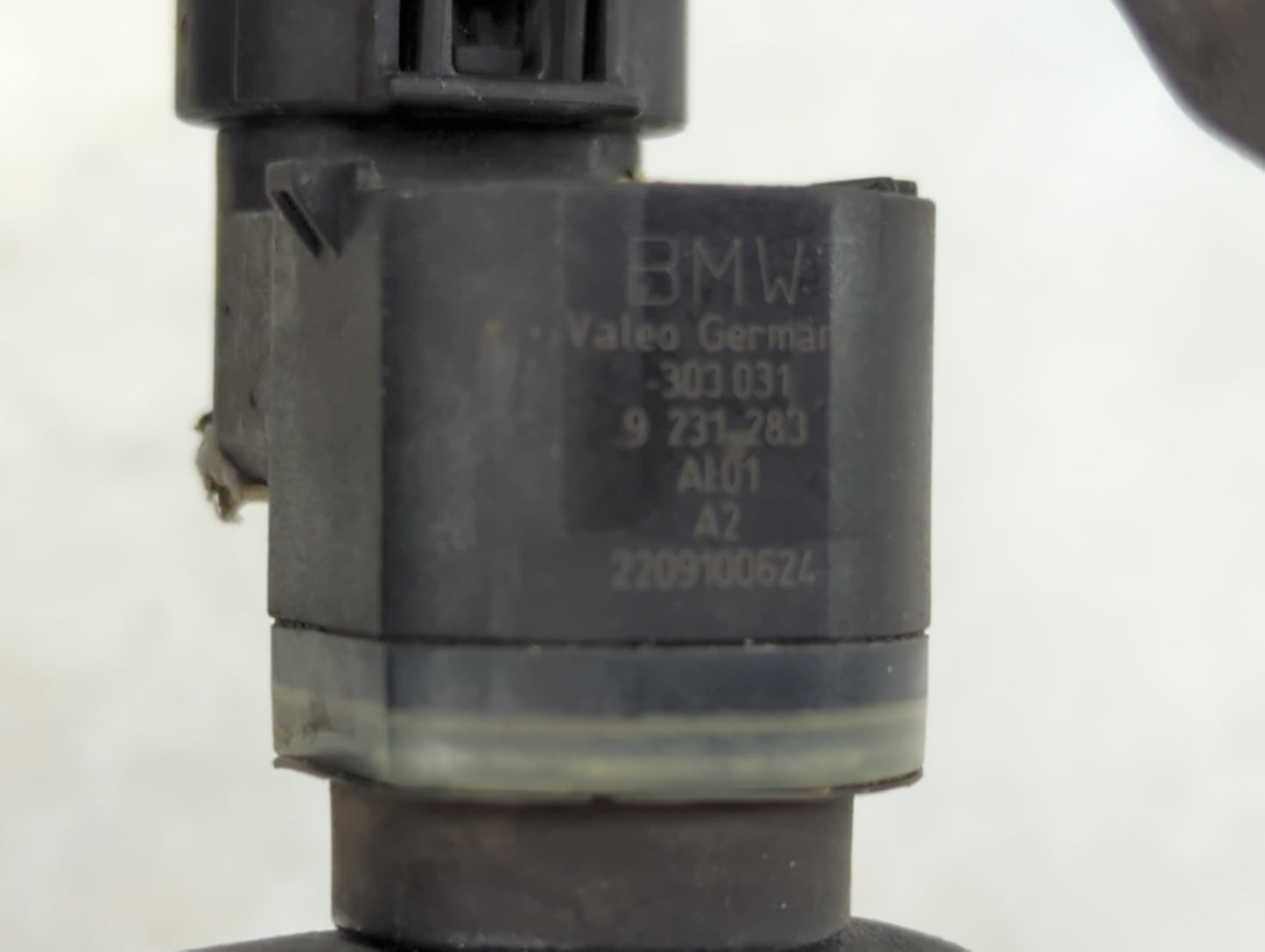 2011 Bmw 740 Front Park Assist Sensor Black 1456594 - Oemusedautoparts1.com