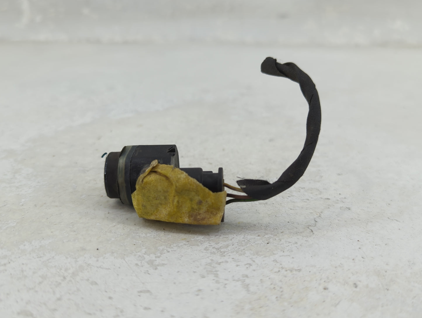 2011 Bmw 740i Front Park Assist Sensor Black 1456392 - Oemusedautoparts1.com