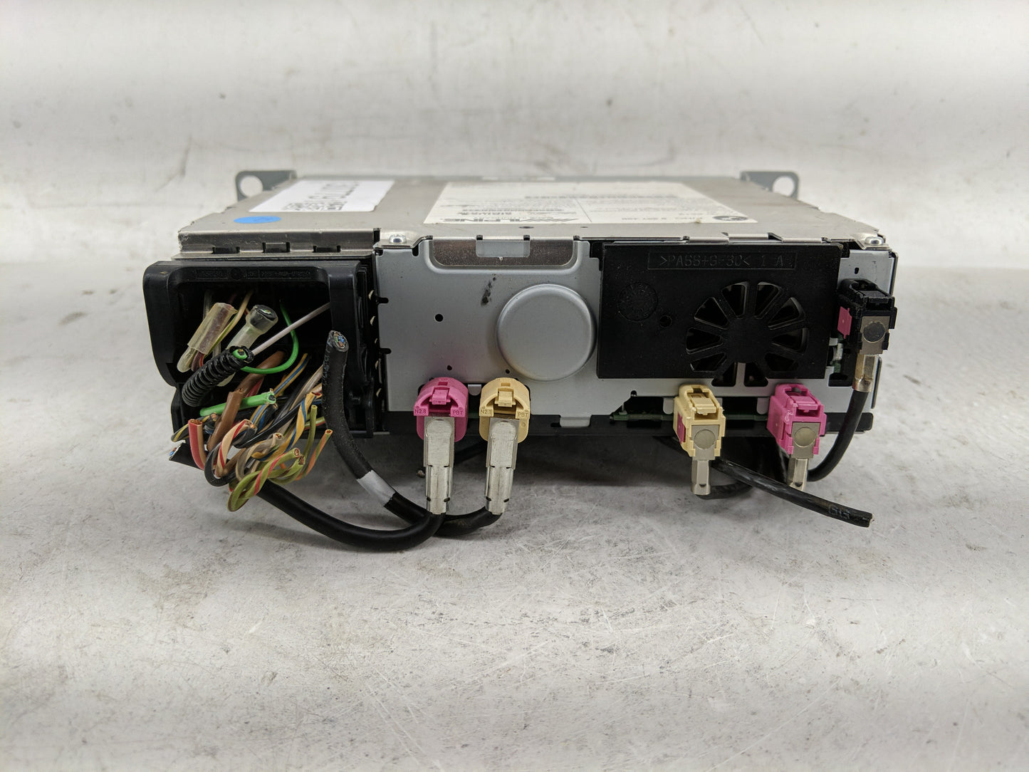 2011-2013 Bmw X3 Radio AM FM Cd Player Receiver Replacement P/N:9 257 498 Fits Fits 2010 2011 2012 2013 OEM Used Auto Parts
