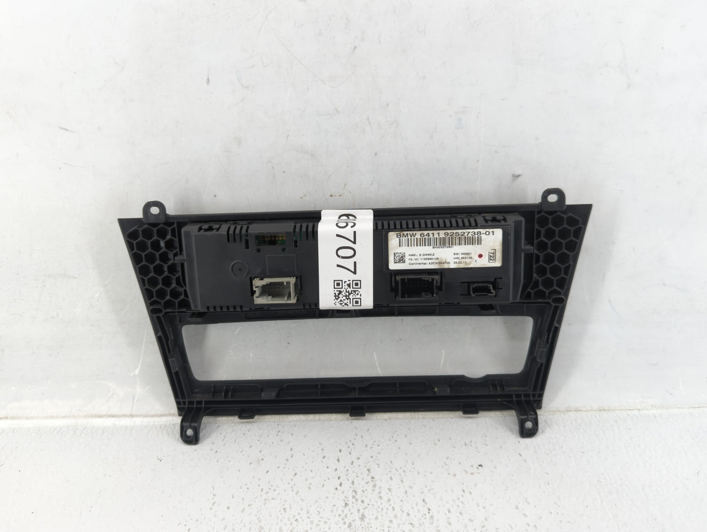 2011-2013 Bmw X3 Climate Control Module Temperature AC/Heater Replacement P/N:9252738-01 Fits Fits 2011 2012 2013 OEM Used A