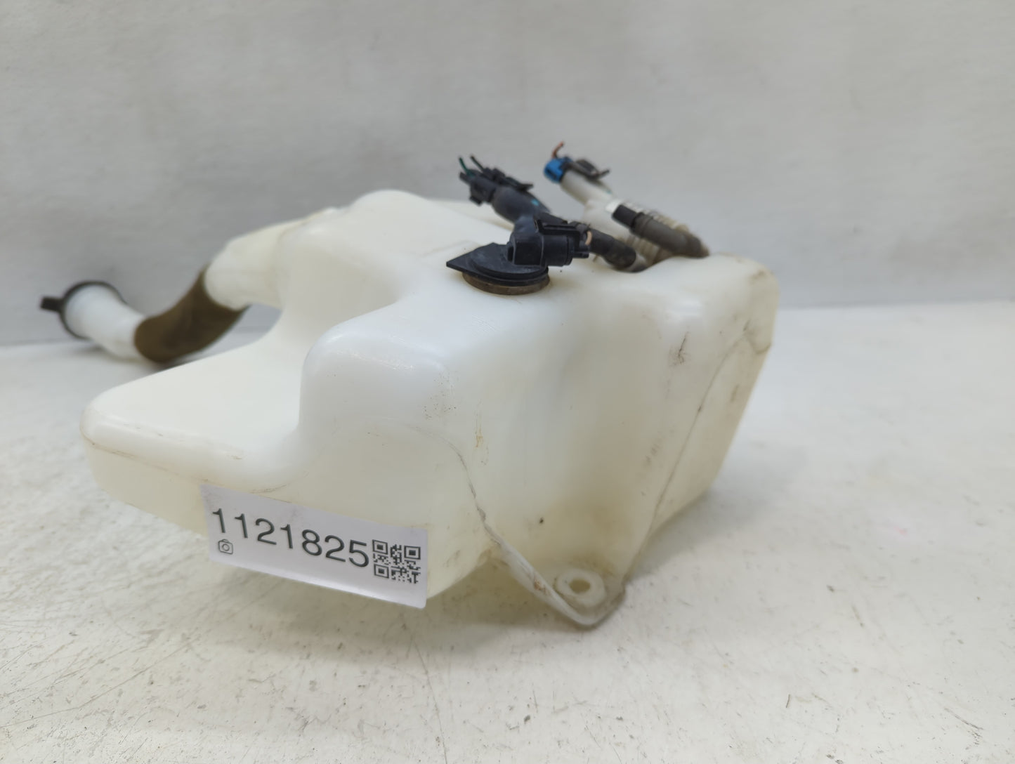 2010-2017 Buick Enclave Windshield Washer Fluid Reservoir Bottle Oem - Oemusedautoparts1.com