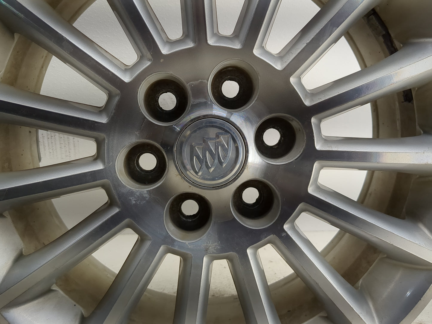 2008-2012 Buick Enclave Oem Wheel Rim - Oemusedautoparts1.com