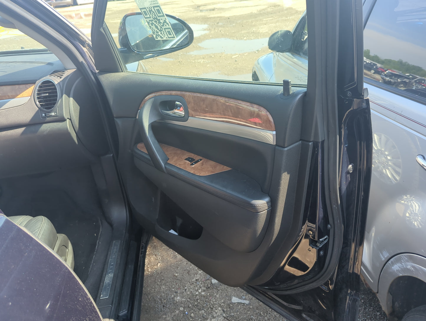 2011 Buick Enclave Front Right Passenger Interior Door Panel Trim - Oemusedautoparts1.com