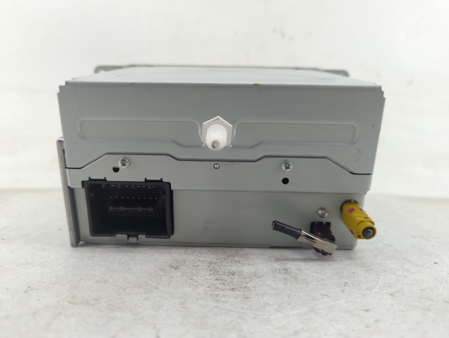 2010-2011 Buick Lacrosse Radio AM FM Cd Player Receiver Replacement P/N:20983517 Fits Fits 2010 2011 OEM Used Auto Parts - O