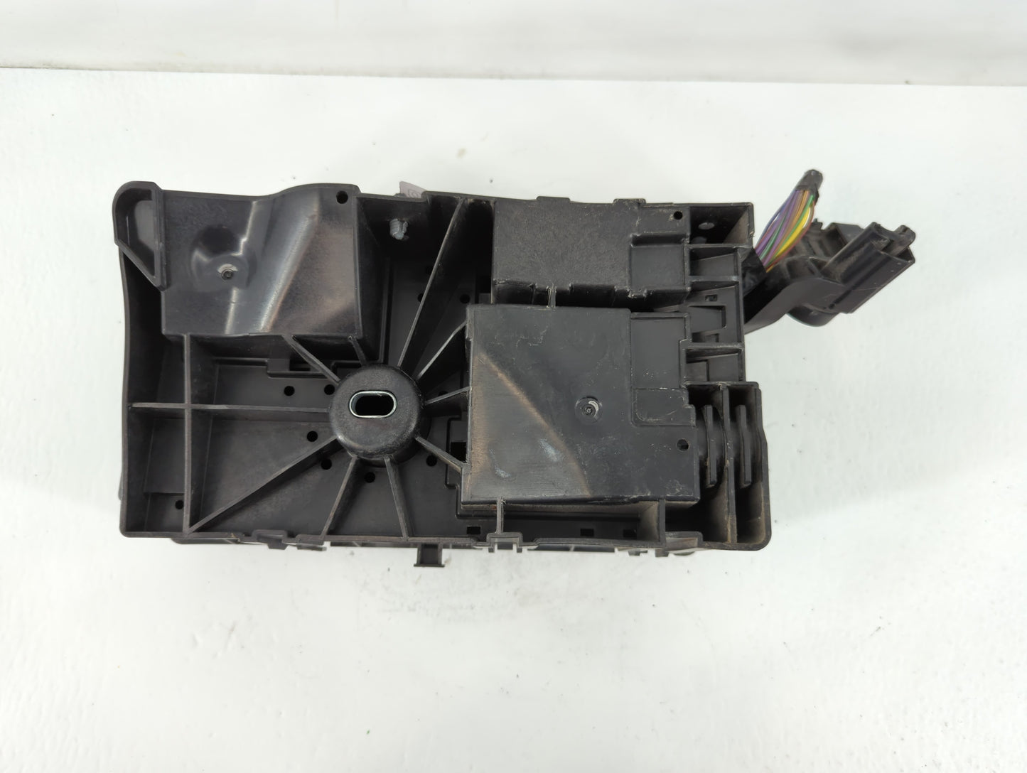 2011 Buick Lacrosse Fusebox Fuse Box Panel Relay Module P/N:812461952 Fits OEM Used Auto Parts - Oemusedautoparts1.com