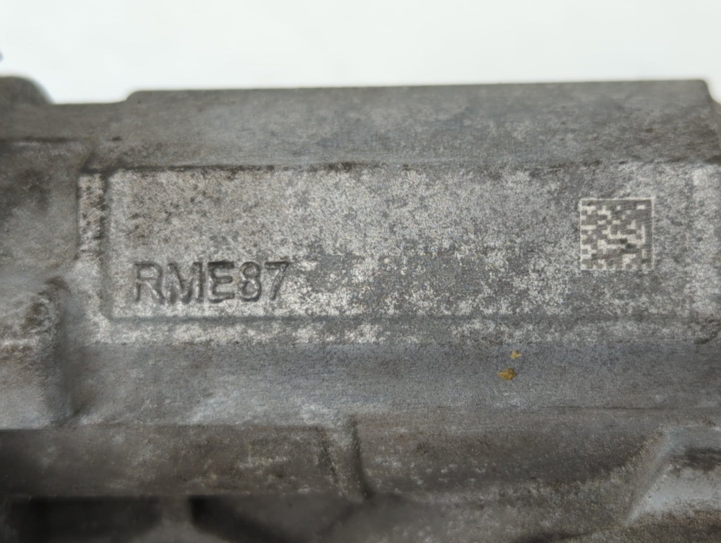 2009-2014 Cadillac Escalade Throttle Body P/N:RME87-3C9992 Fits Fits 2009 2010 2011 2012 2013 2014 2015 OEM Used Auto Parts