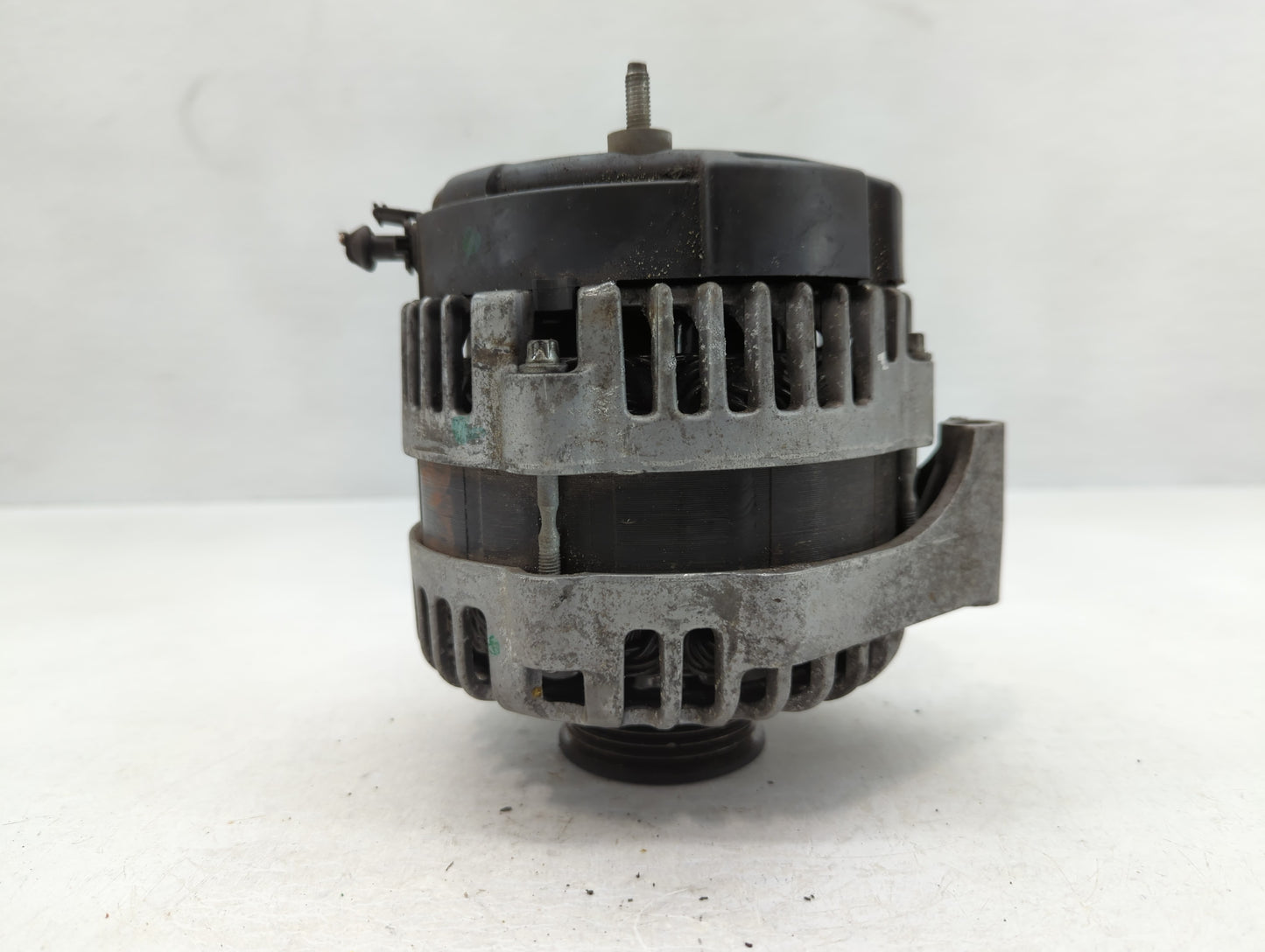 2011 Chevrolet Avalanche 1500 Alternator Replacement Generator Charging Assembly Engine OEM Fits OEM Used Auto Parts - Oemus