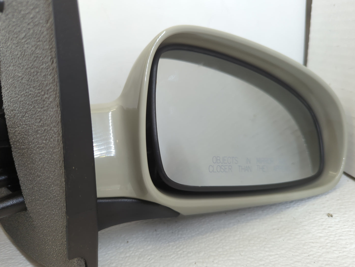 2005-2006 Chevrolet Aveo Passenger Side View Mirror - Right Door Mirror OEM Used - Oemusedautoparts1.com
