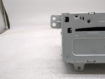 2011-2012 Chevrolet Camaro Radio AM FM Cd Player Receiver Replacement P/N:20983517 CQ-FG5011YC, 27NXC281 Fits Fits 2010 2011 2012 OEM Used Auto Parts