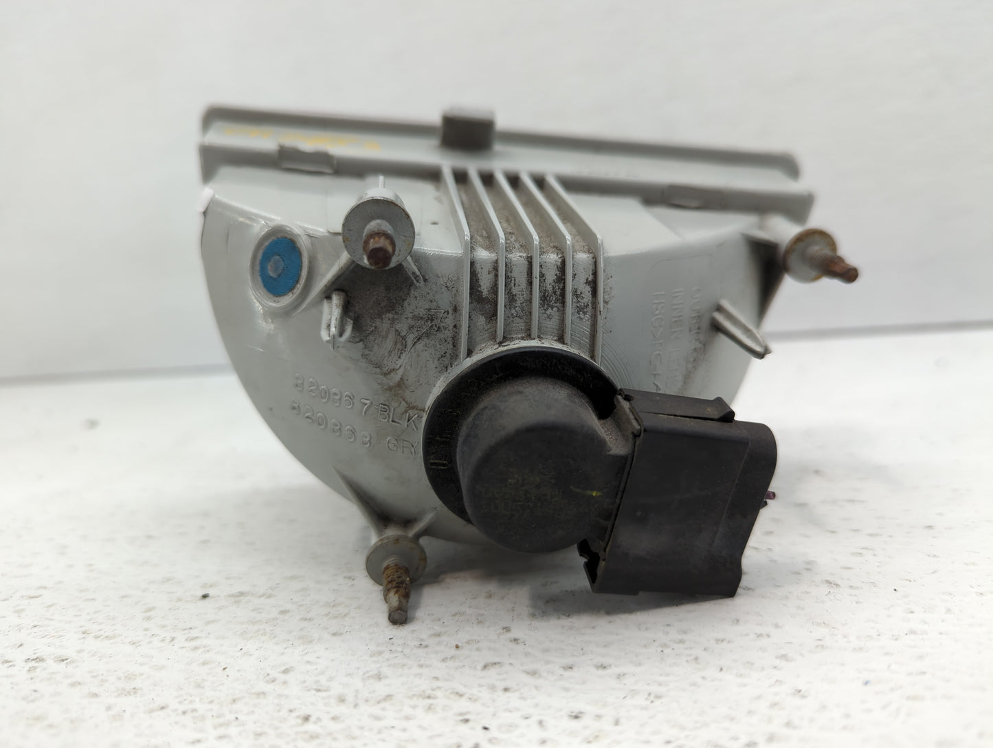 2010-2011 Chevrolet Camaro Tail Light Assembly Driver Left OEM P/N:92212647 92195243 Fits Fits 2010 2011 OEM Used Auto Parts