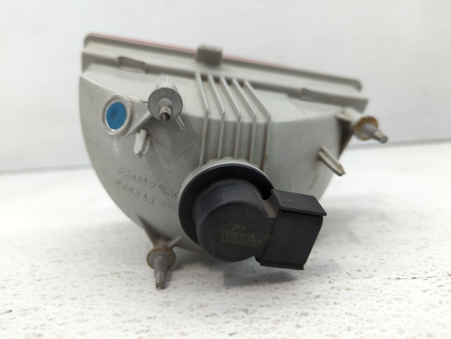 2010-2013 Chevrolet Camaro Tail Light Assembly Driver Left OEM P/N:320364 320368, PC50039, 320370 Fits Fits 2010 2011 2012 2