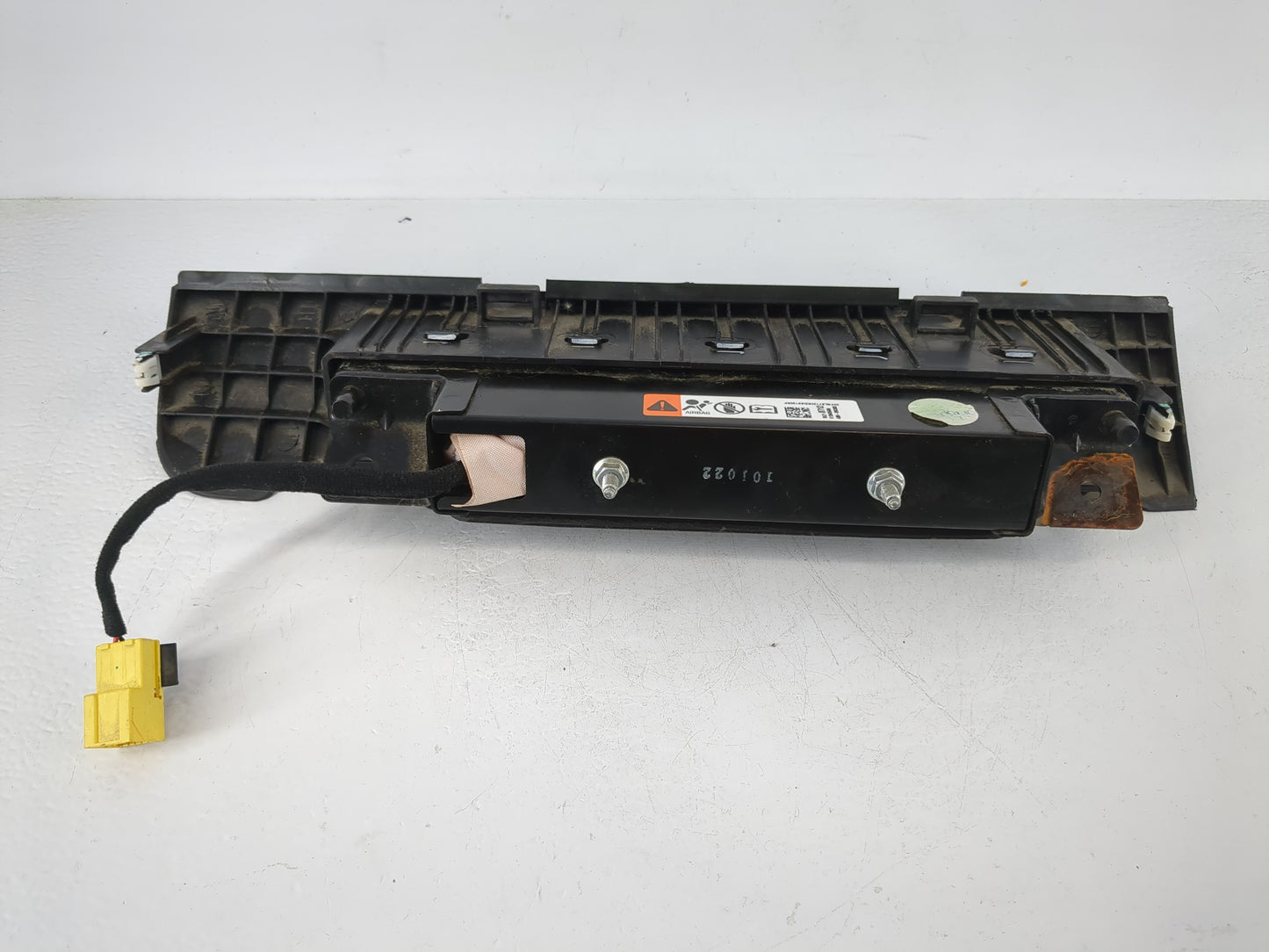 2011-2012 Chevrolet Cruze Air Bag Passenger Right Knee OEM P/N:AB0-09C005 9521 8712 Fits Fits 2011 2012 OEM Used Auto Parts