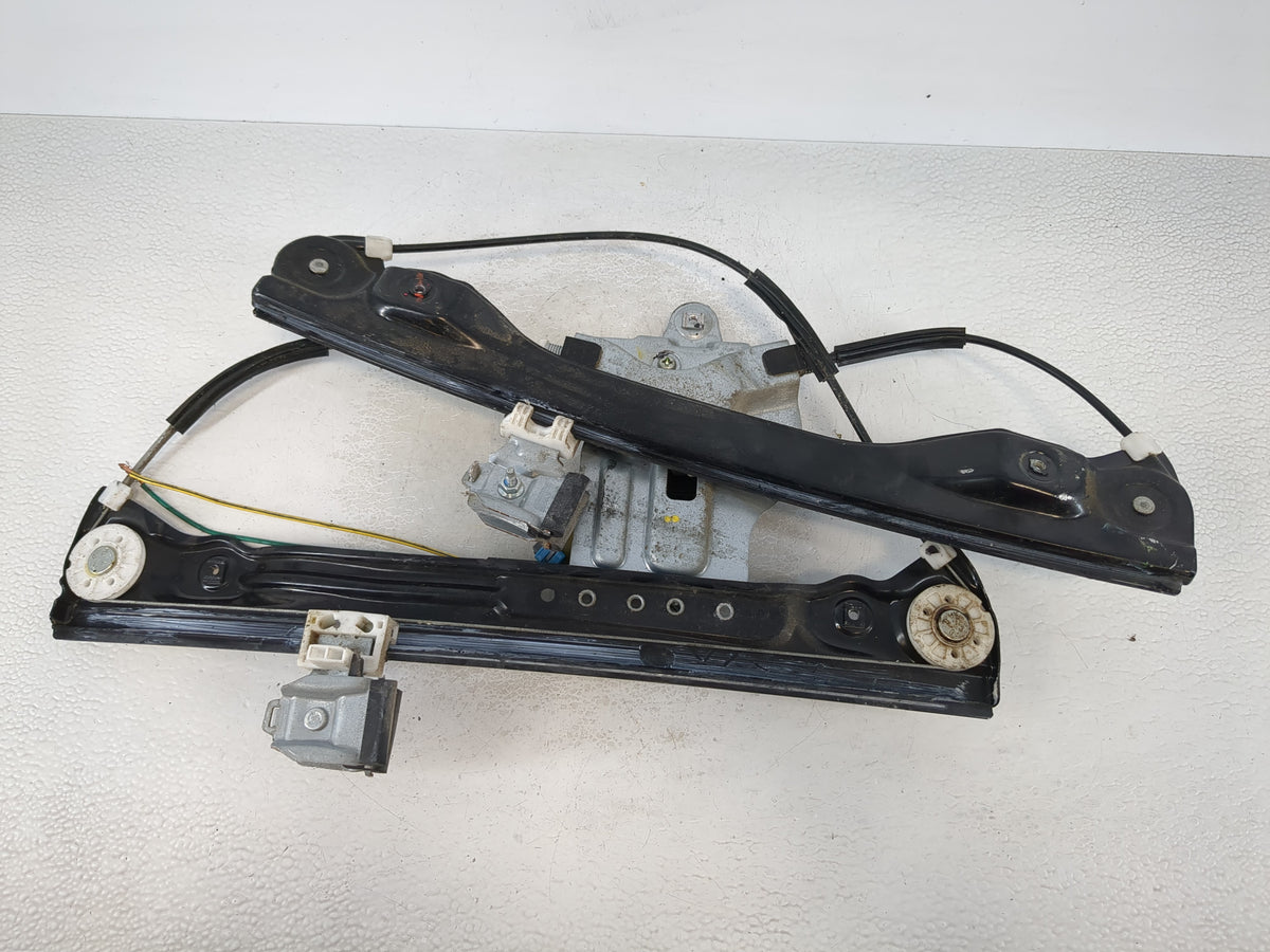 2011-2012 Chevrolet Cruze Used Window Regulator Passenger Front 1035528 - Oemusedautoparts1.com