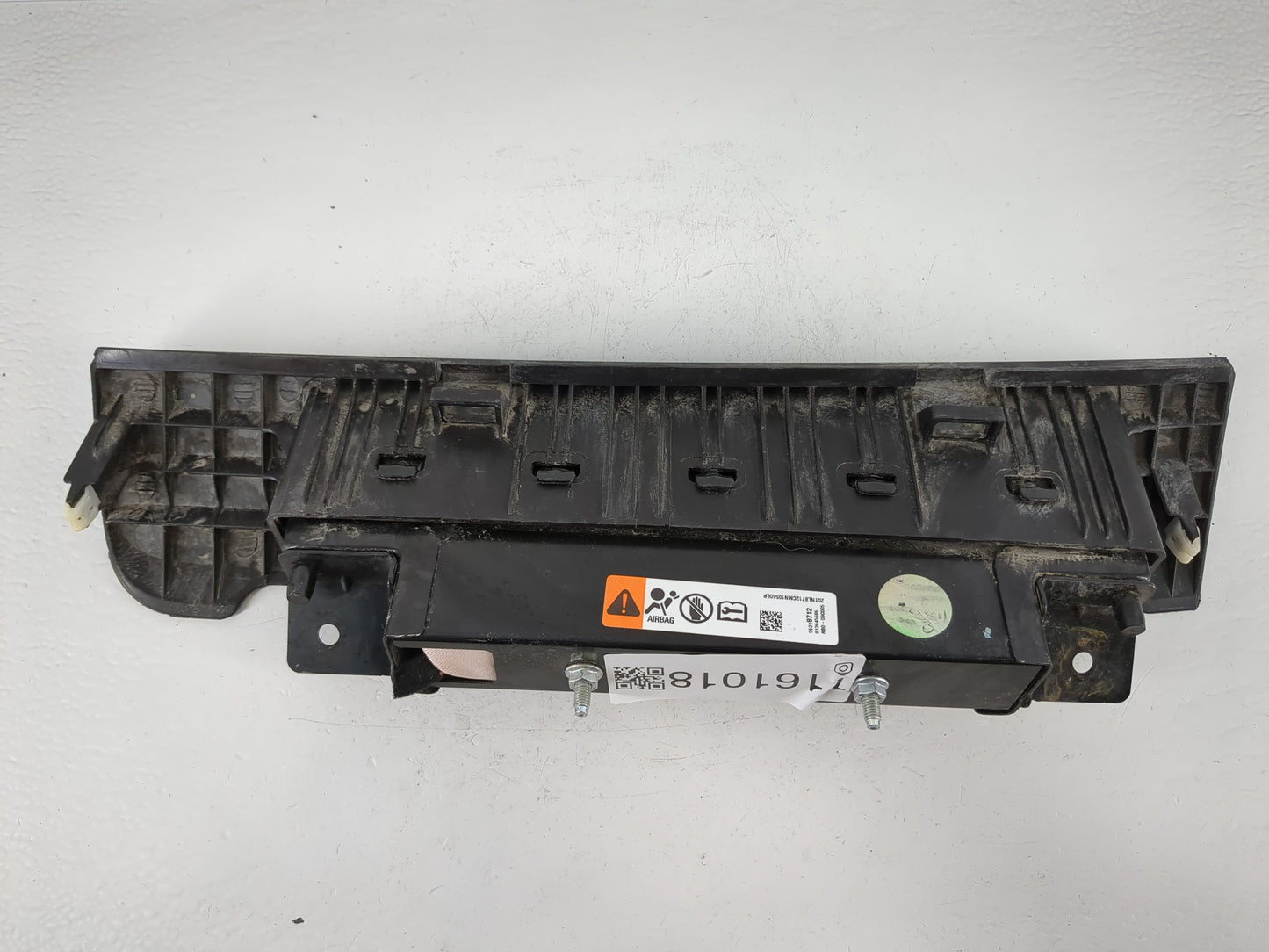 2011-2012 Chevrolet Cruze Air Bag Driver Left Knee OEM P/N:95218712 Fits Fits 2011 2012 OEM Used Auto Parts - Oemusedautopar