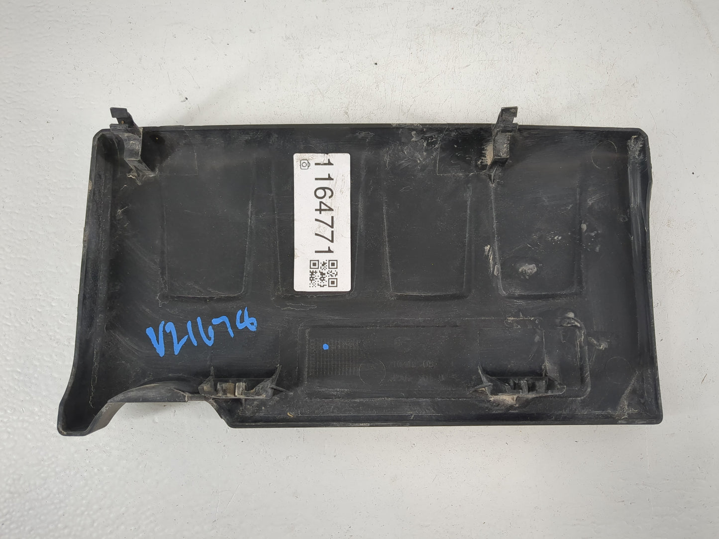 2011 Chevrolet Cruze Engine Cover - Oemusedautoparts1.com