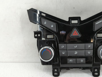 2011-2012 Chevrolet Cruze Climate Control Module Temperature AC/Heater Replacement P/N:96983927 95017054 Fits Fits 2011 2012 OEM Used Auto Parts
