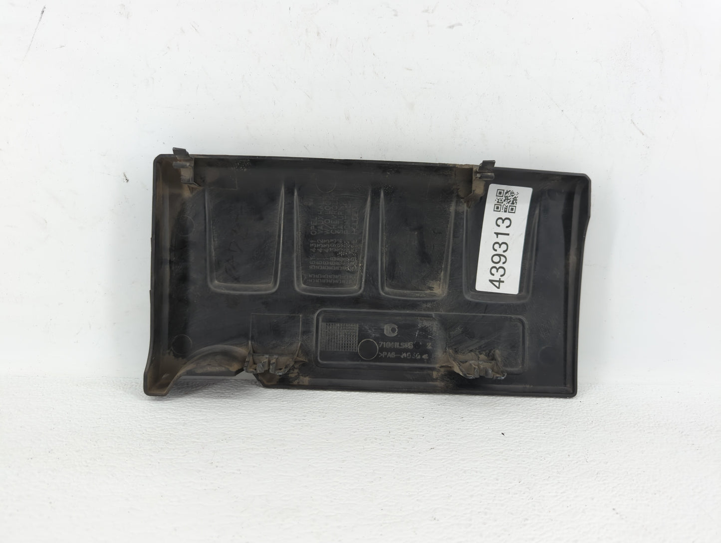 2011 Chevrolet Cruze Engine Cover - Oemusedautoparts1.com