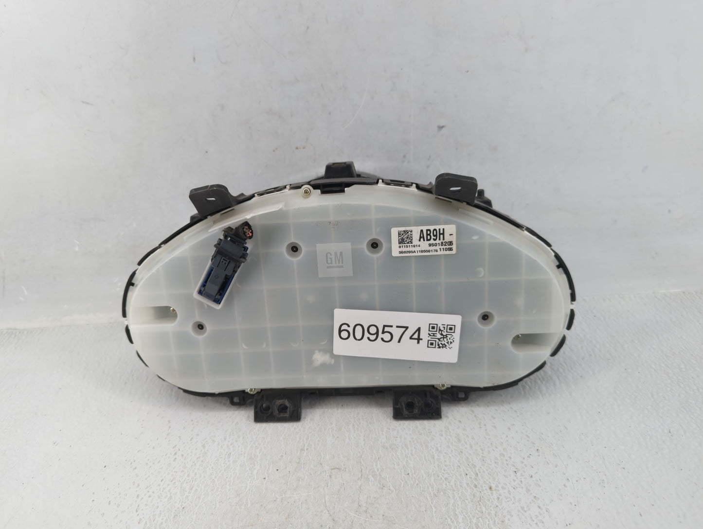 2011 Chevrolet Cruze Instrument Cluster Speedometer Gauges P/N:95018205 Fits OEM Used Auto Parts - Oemusedautoparts1.com