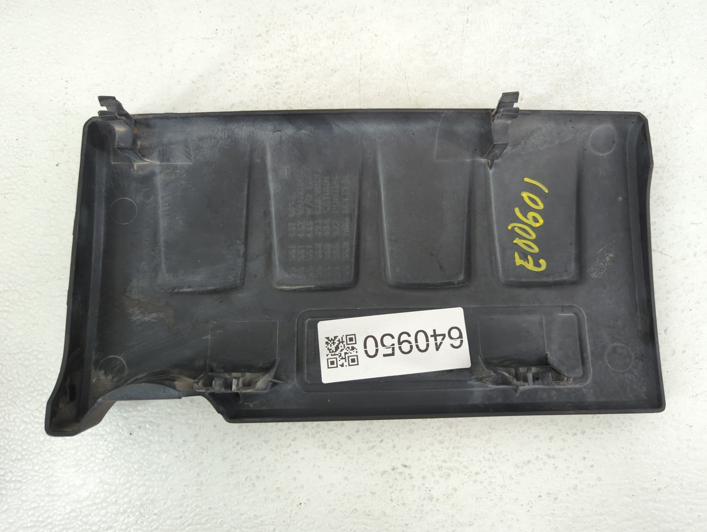 2011 Chevrolet Cruze Engine Cover - Oemusedautoparts1.com