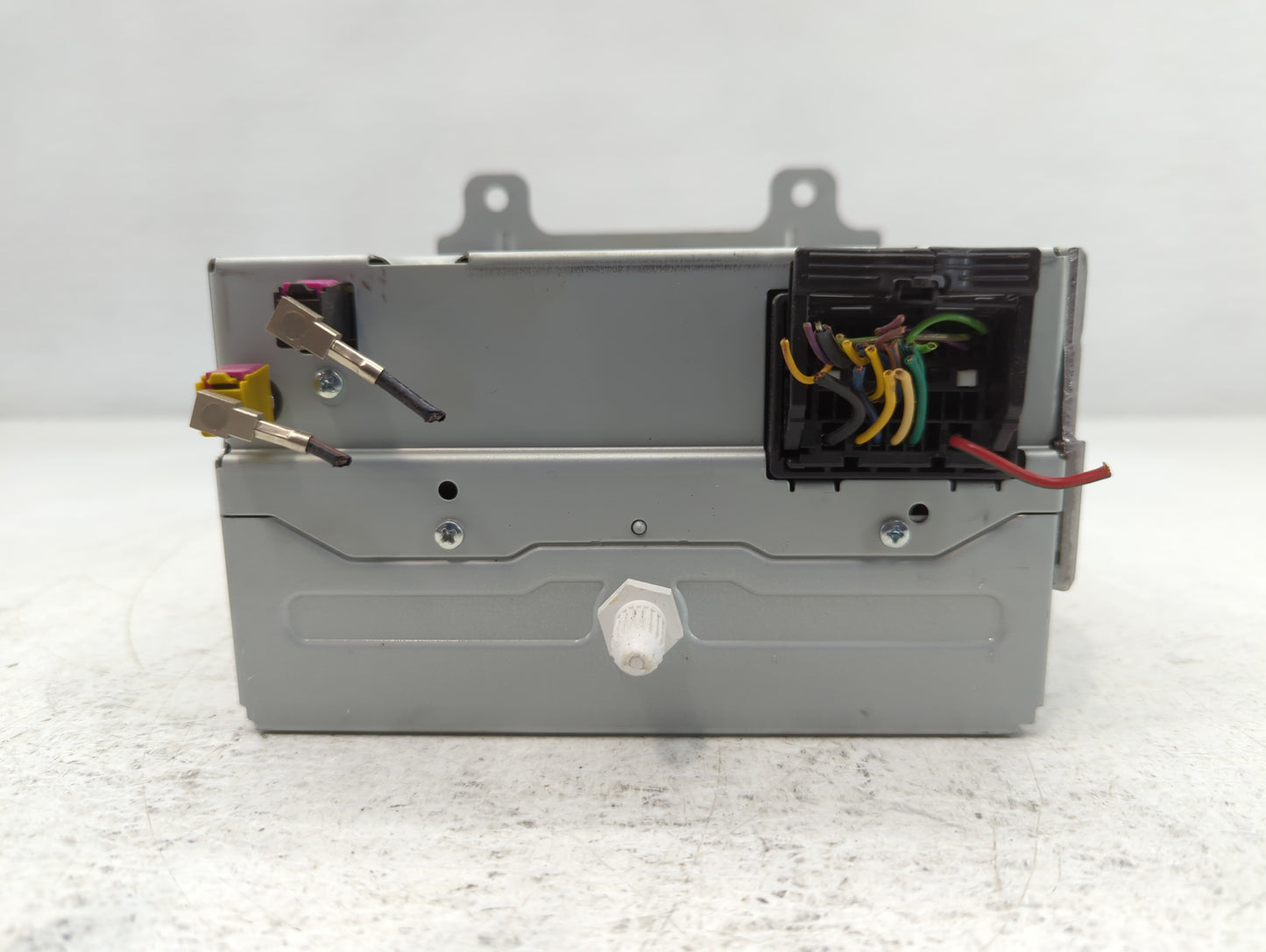 2011-2012 Chevrolet Cruze Radio AM FM Cd Player Receiver Replacement P/N:20983517 Fits Fits 2010 2011 2012 OEM Used Auto Par
