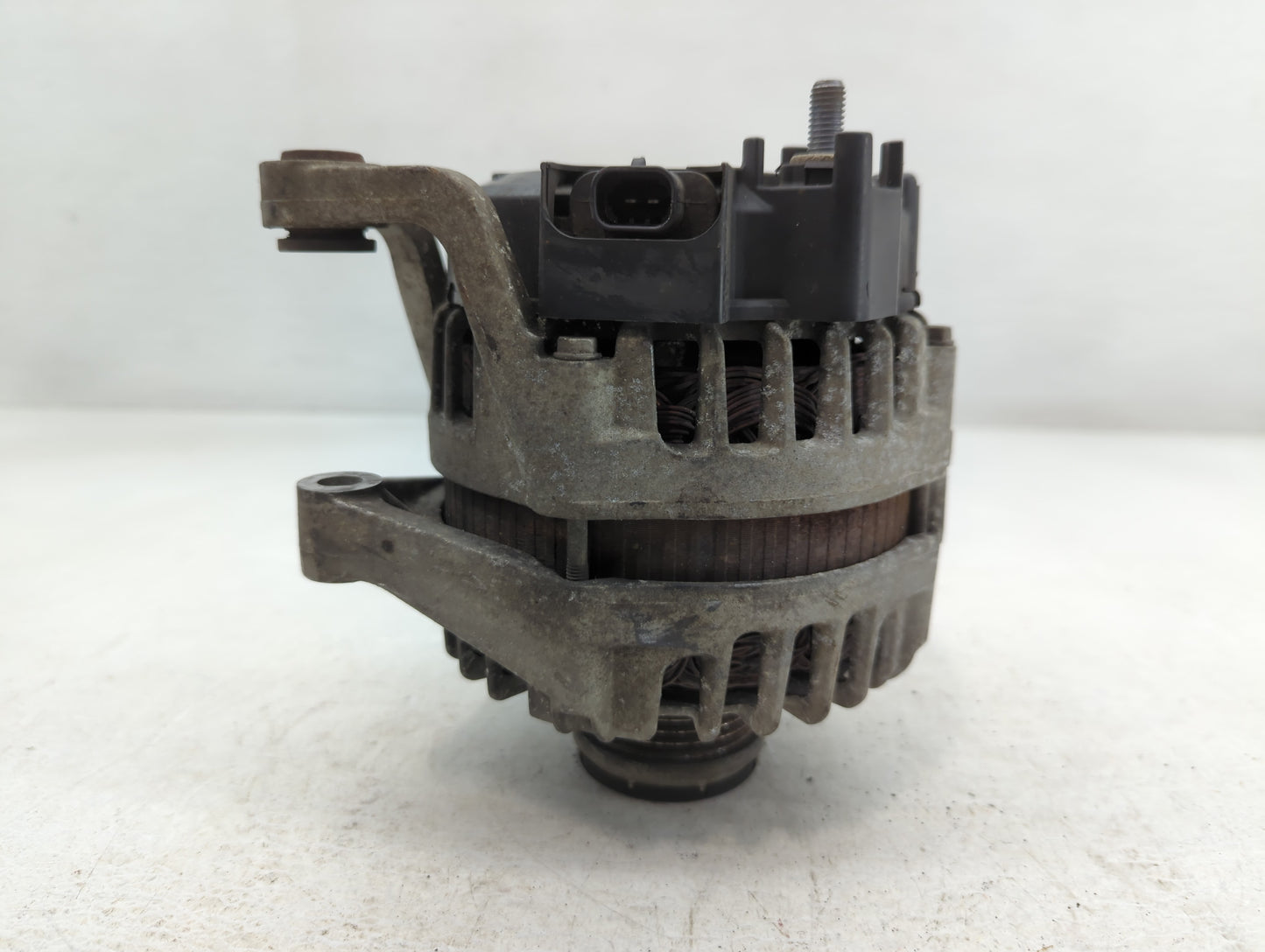 2011-2016 Chevrolet Cruze Alternator Replacement Generator Charging Assembly Engine OEM P/N:13579791 Fits OEM Used Auto Part