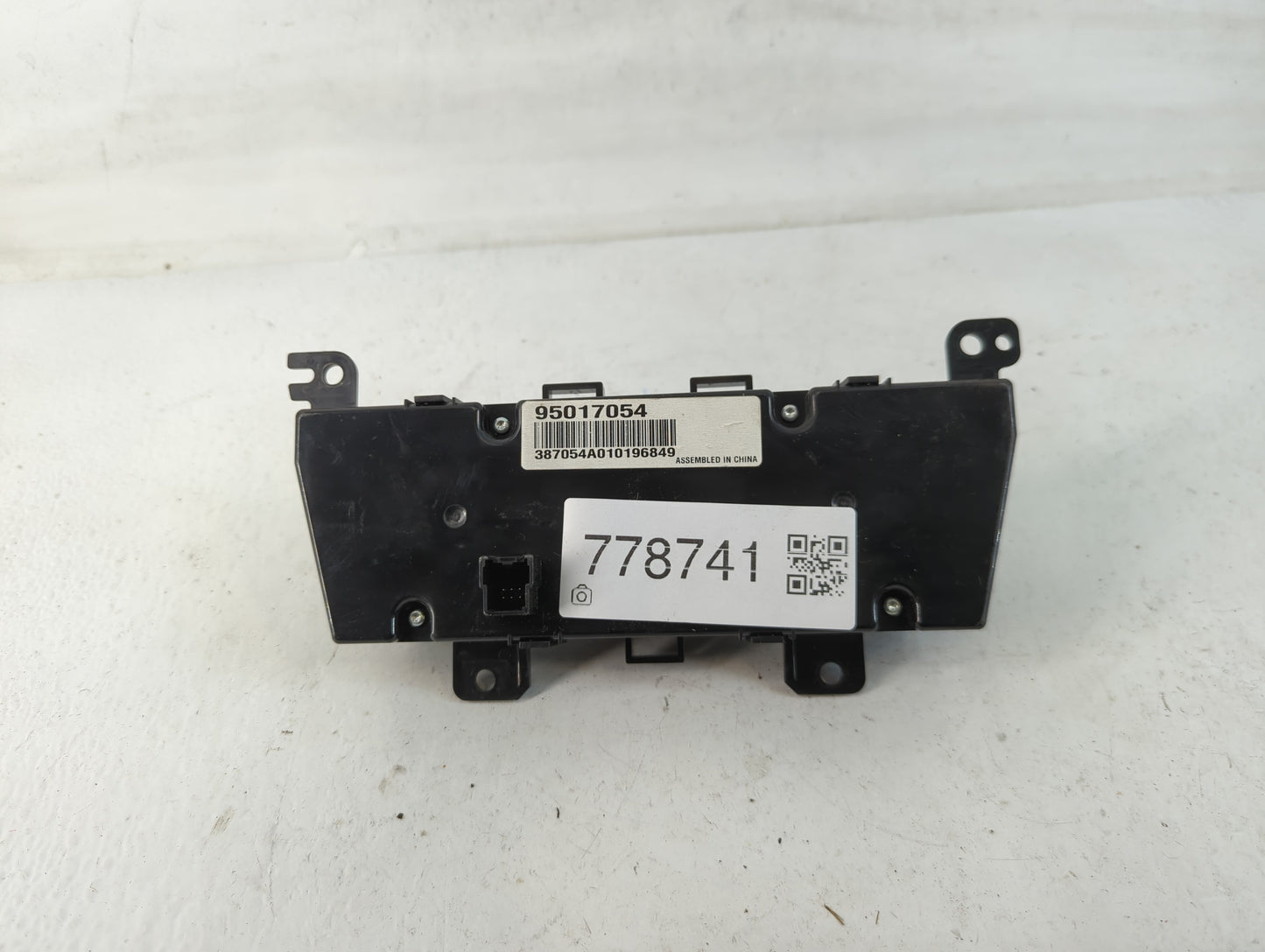 2011-2012 Chevrolet Cruze Climate Control Module Temperature AC/Heater Replacement P/N:95017054 Fits Fits 2011 2012 OEM Used