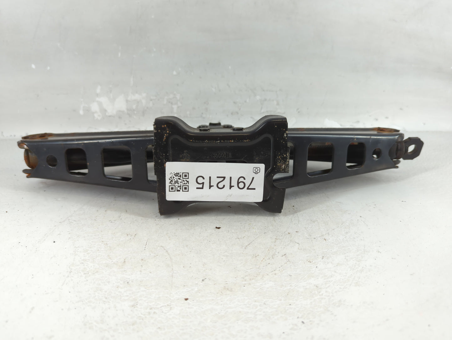 2011 Chevrolet Cruze Spare Scissor Car Jack 791215 - Oemusedautoparts1.com