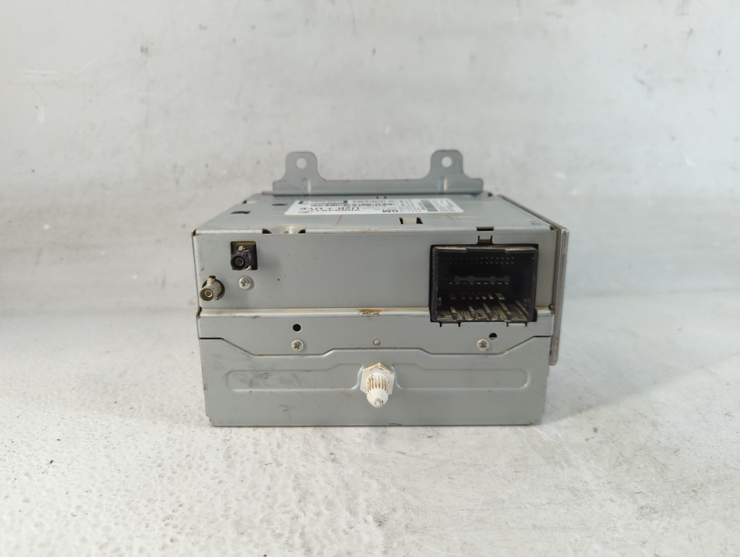 2011-2012 Chevrolet Cruze Radio AM FM Cd Player Receiver Replacement P/N:20983517 Fits Fits 2010 2011 2012 OEM Used Auto Par