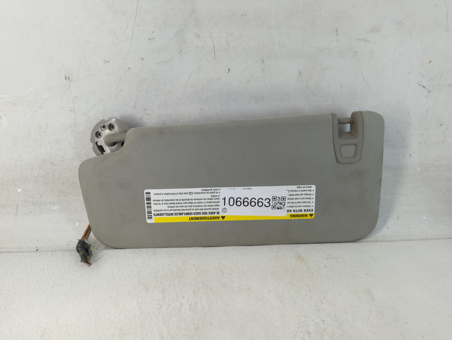 2010-2017 Chevrolet Equinox Sun Visor Shade Replacement Passenger Right Mirror Fits Fits 2010 2011 2012 2013 2014 2015 2016