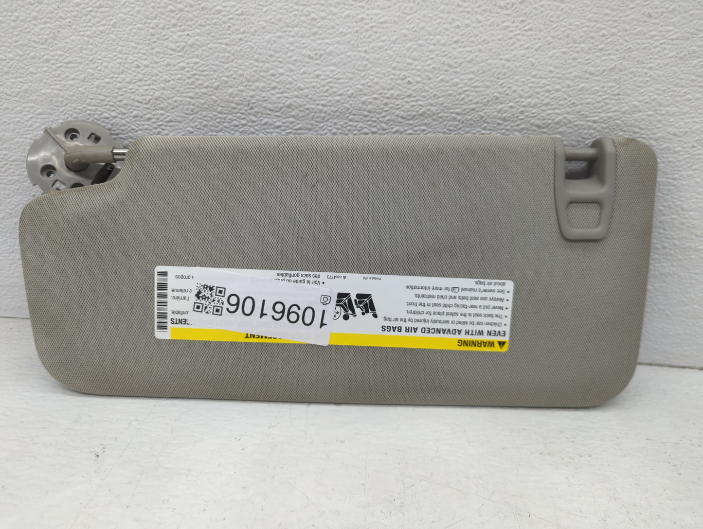 2010-2017 Chevrolet Equinox Sun Visor Shade Replacement Passenger Right Mirror Fits Fits 2010 2011 2012 2013 2014 2015 2016