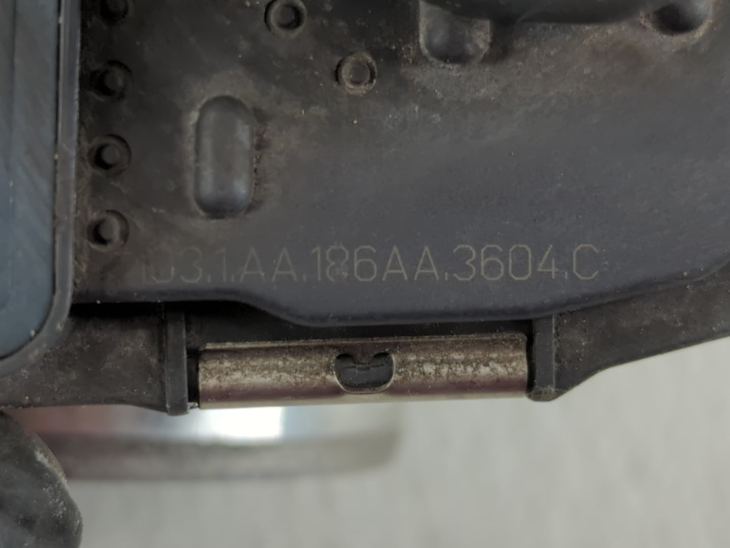2010-2011 Chevrolet Equinox Throttle Body P/N:031AA 186AA Fits Fits 2007 2008 2009 2010 2011 2012 OEM Used Auto Parts - Oemu