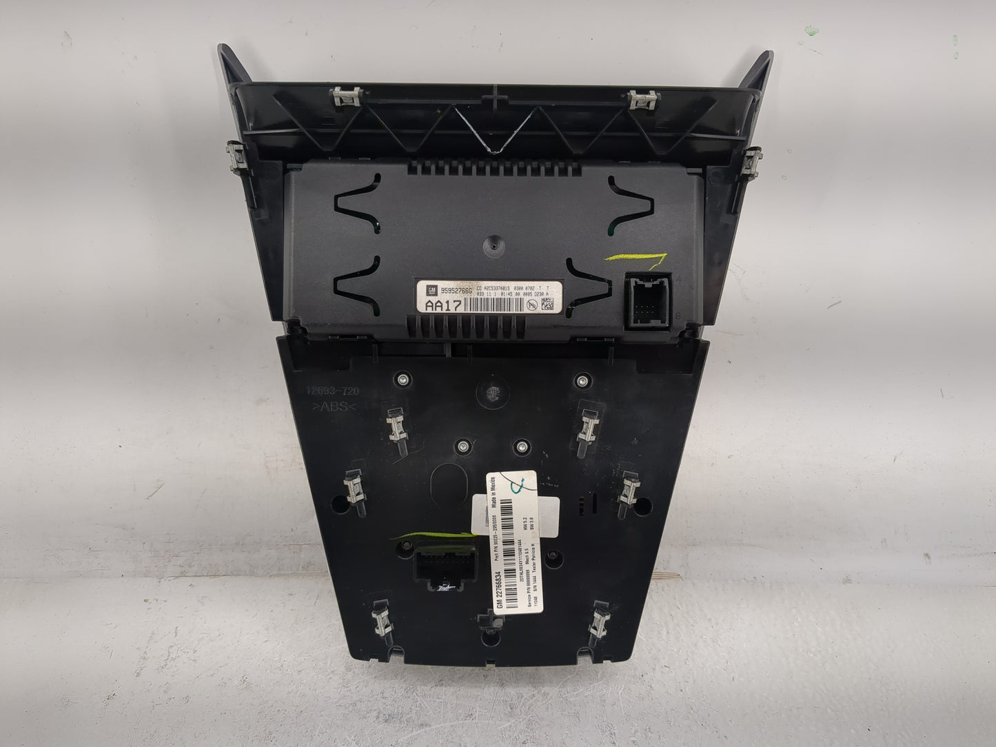 2010-2011 Chevrolet Equinox Radio Control Panel - Oemusedautoparts1.com
