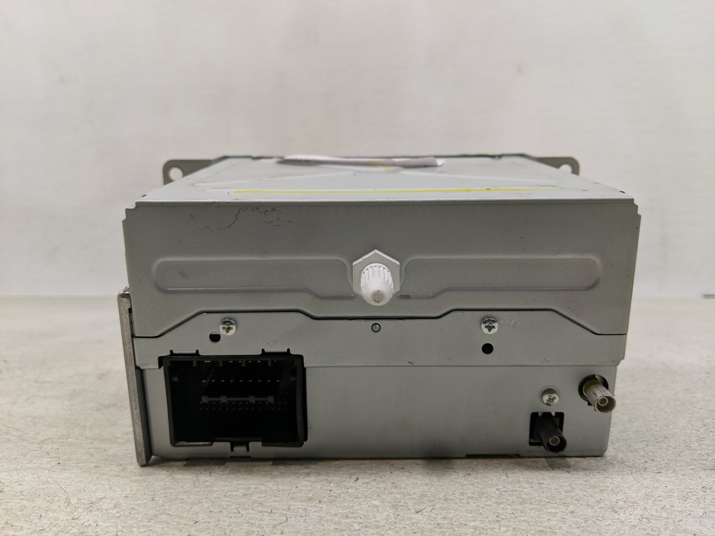 2011-2012 Chevrolet Equinox Radio AM FM Cd Player Receiver Replacement P/N:20983517 Fits Fits 2010 2011 2012 OEM Used Auto P