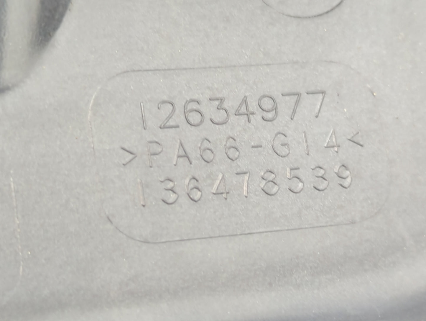 2011 Chevrolet Equinox Engine Cover - Oemusedautoparts1.com